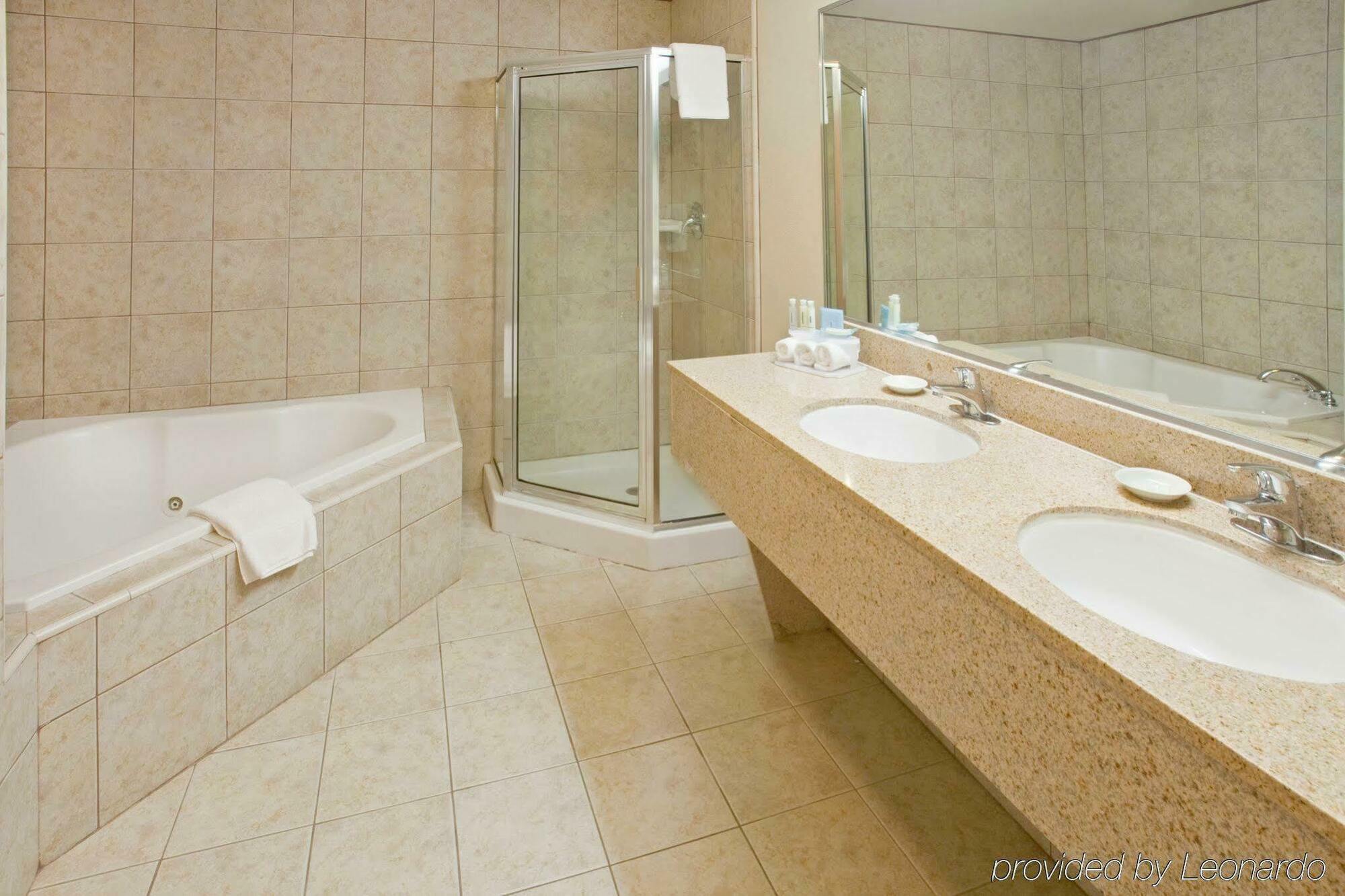 Holiday Inn Express & Suites - Pharr By Ihg Exterior photo