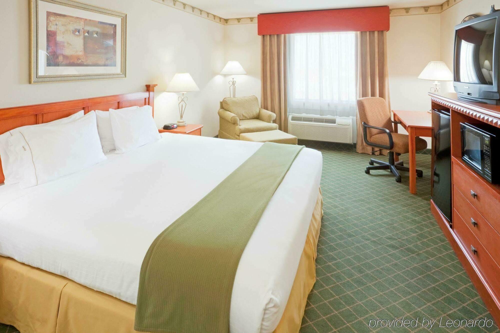 Holiday Inn Express & Suites - Pharr By Ihg Exterior photo